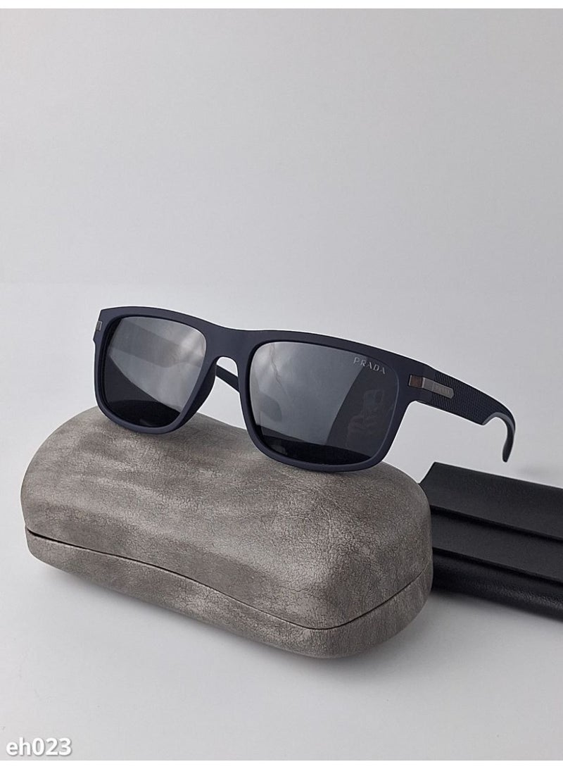 نظارة شمس رجالية برادا بإطار مربع أسود مطفي وعدسات داكنة